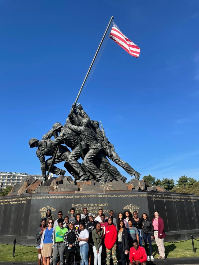 Kids at the Iwo Jima Memorial 